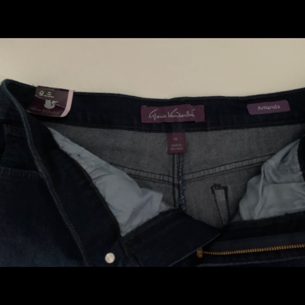 Jeans - Picture 2 of 4